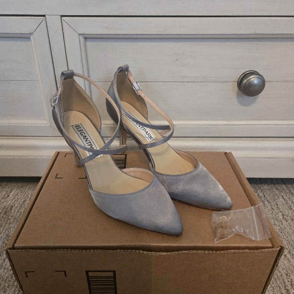 Gray Pointed-Toe Pumps With Diagonal Strap - image 4